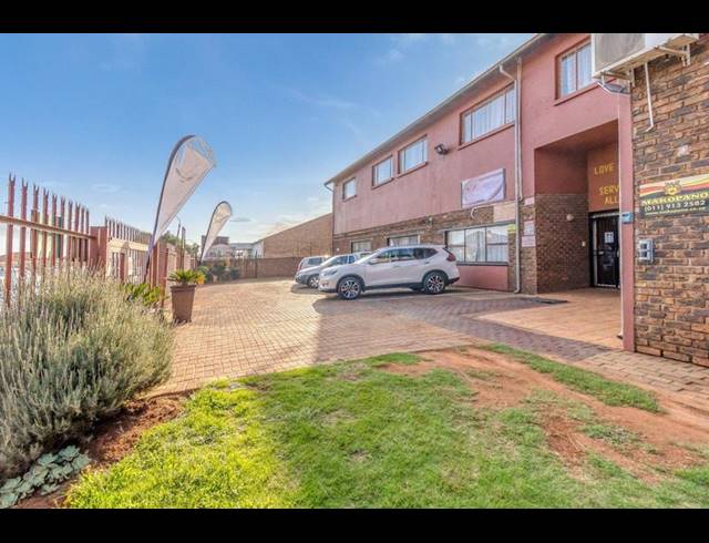 BUSINESS FOR SALE IN DAWN PARK EXT